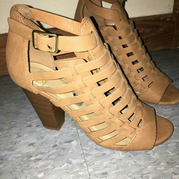 Heels - Picture 4 of 5